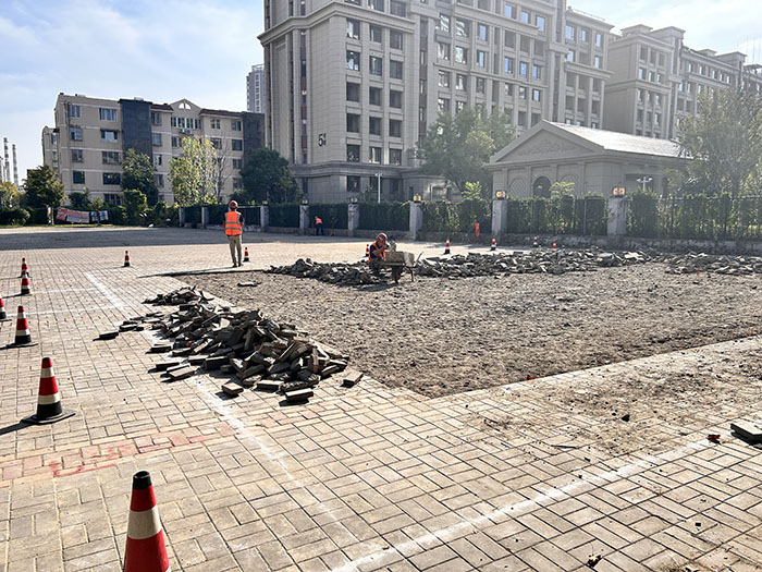 如意嘉园小区供热改造工程现场协调调度会 2 拷贝.jpg